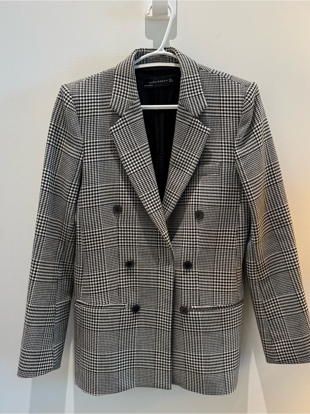 Zara — Black & White Plaid Double-Breasted Blazer